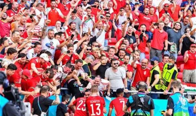  兰斯新球场首秀迎来开门红