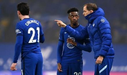  切尔西新帅首秀失利，布莱顿爆冷登顶积分榜  