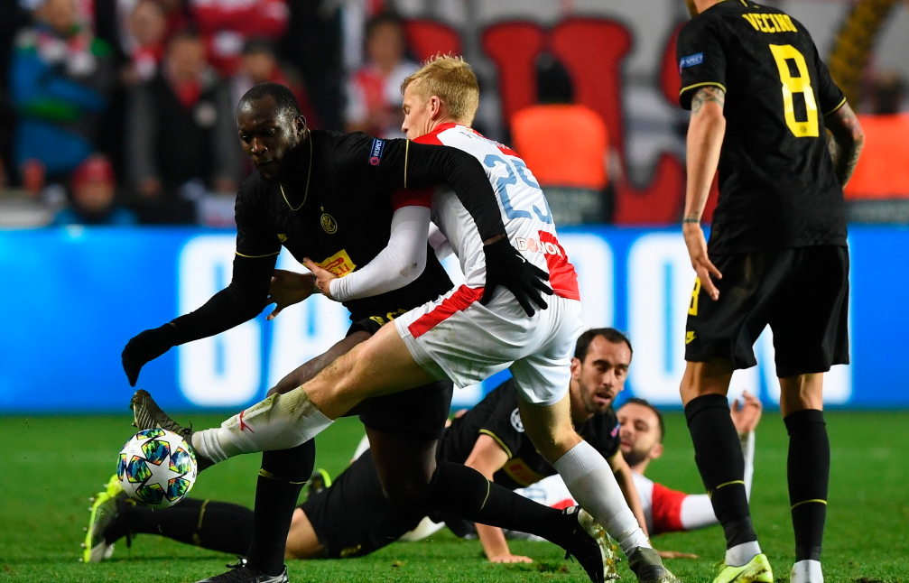  国际米兰争议判罚不断，VAR介入改判引争议  